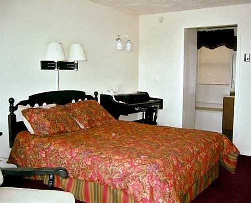 Continental Inn Cheboygan Eksteriør billede