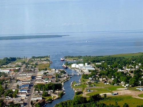 Continental Inn Cheboygan Eksteriør billede